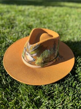Unisex Hand-Painted Tan Fedora Hat Deer Motif